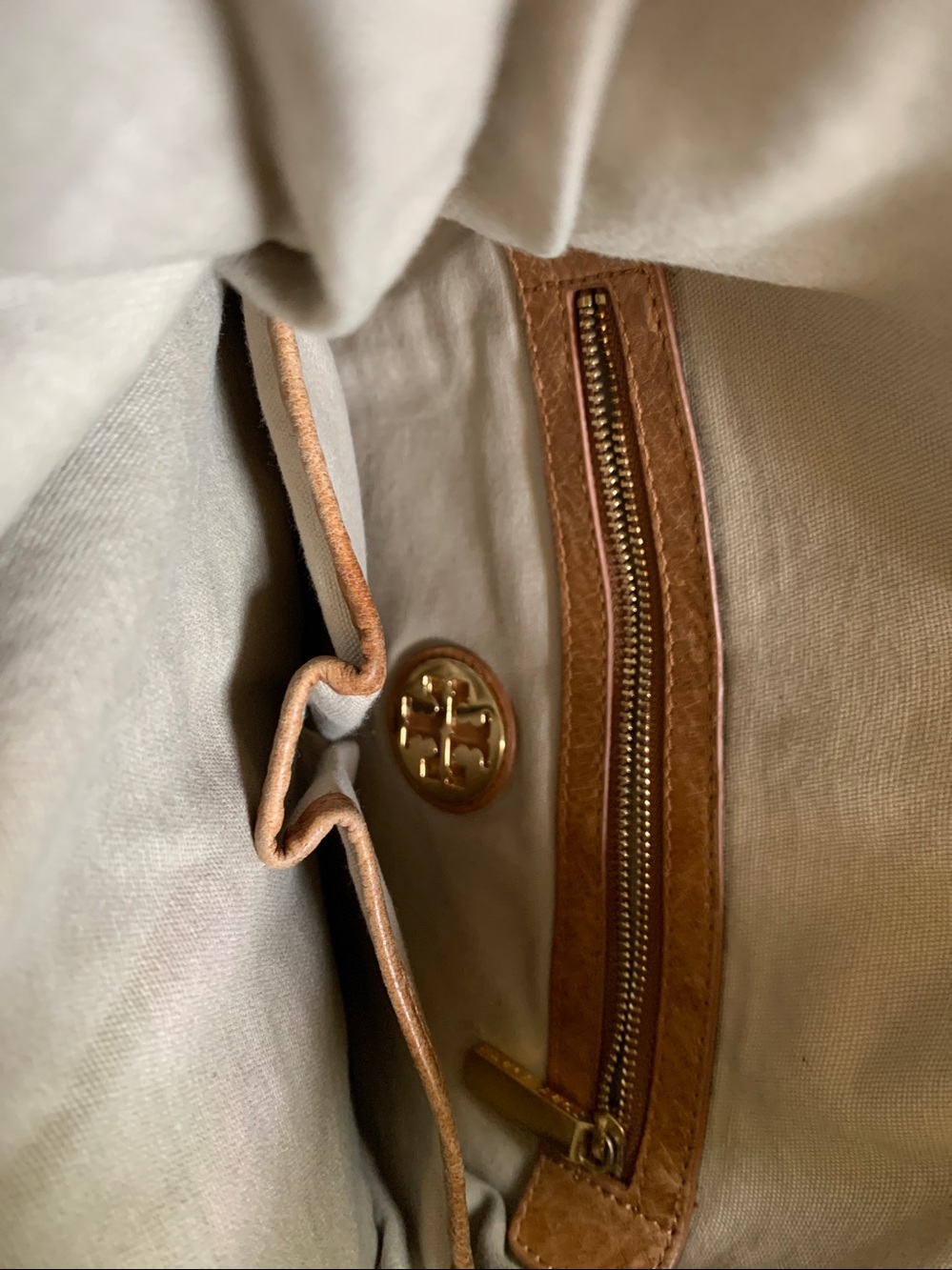 Tory Burch Dena Tan Leather Foldover Bag - Picture 5 of 7